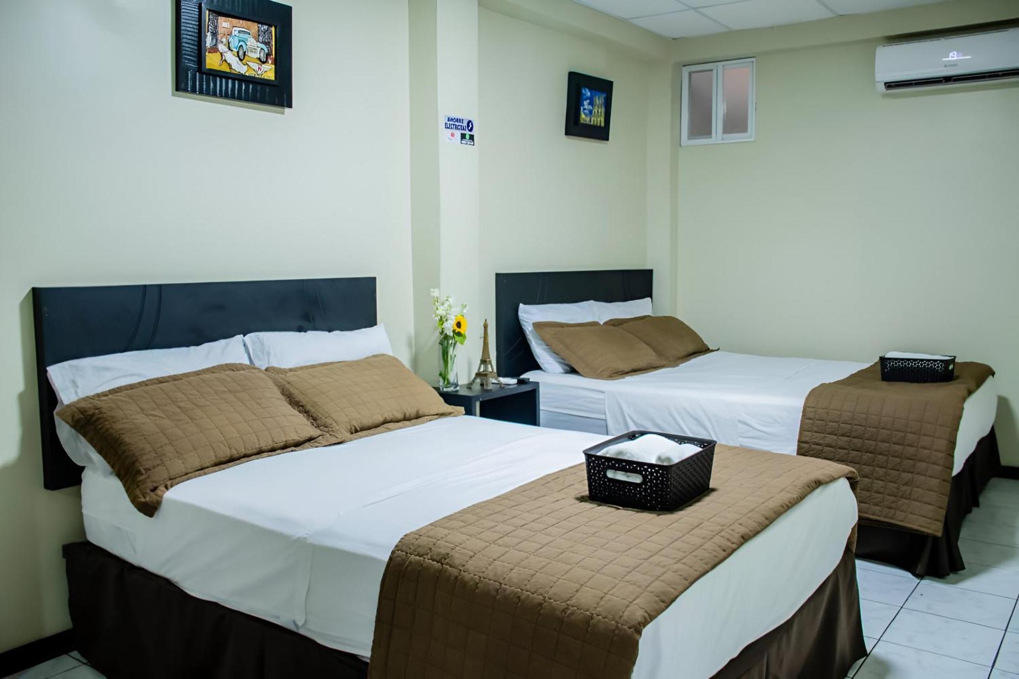 Hotel Paris Machala Kültér fotó